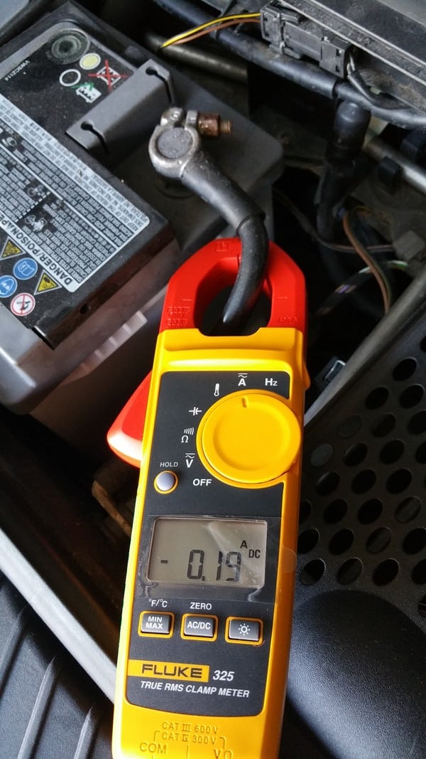 découvrez comment réduire la consommation de courant de votre voiture à l'arrêt. des astuces pratiques pour optimiser l'énergie de votre véhicule et prolonger la durée de vie de la batterie, tout en préservant l'environnement.